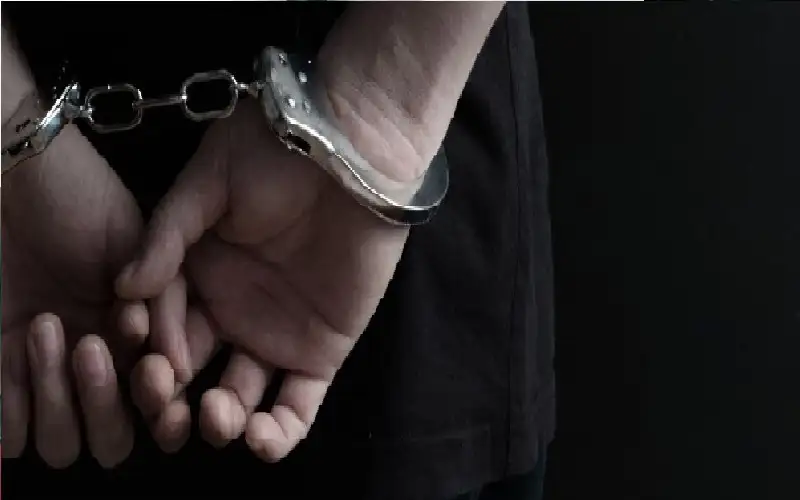 القبض على شخص سرق 5 ملايين