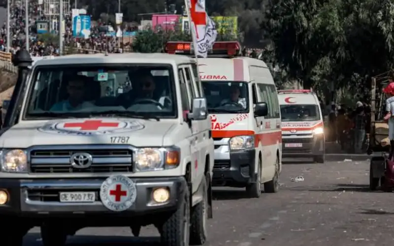 جيش الاحتلال: الصليب الأحمر في طريقه