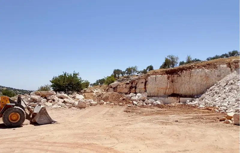 إغلاق 5 مقالع غير مرخصة في