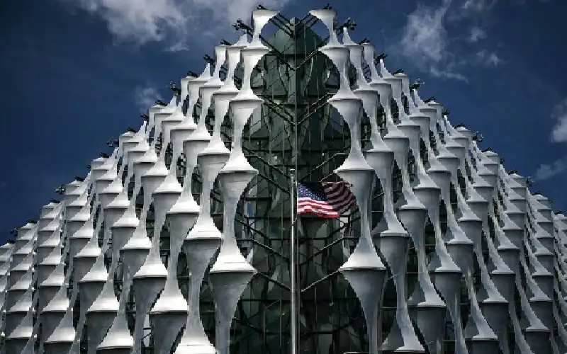 حلم ملايين البشر.. لماذا يتخلى المشاهير