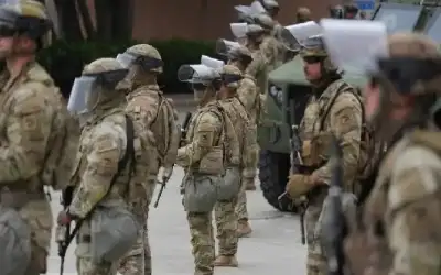 كاليفورنيا تنشر الحرس الوطني لتوزيع مساعدات