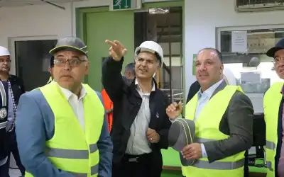 رئيس هيئة الطاقة والمعادن يتفقد محطة