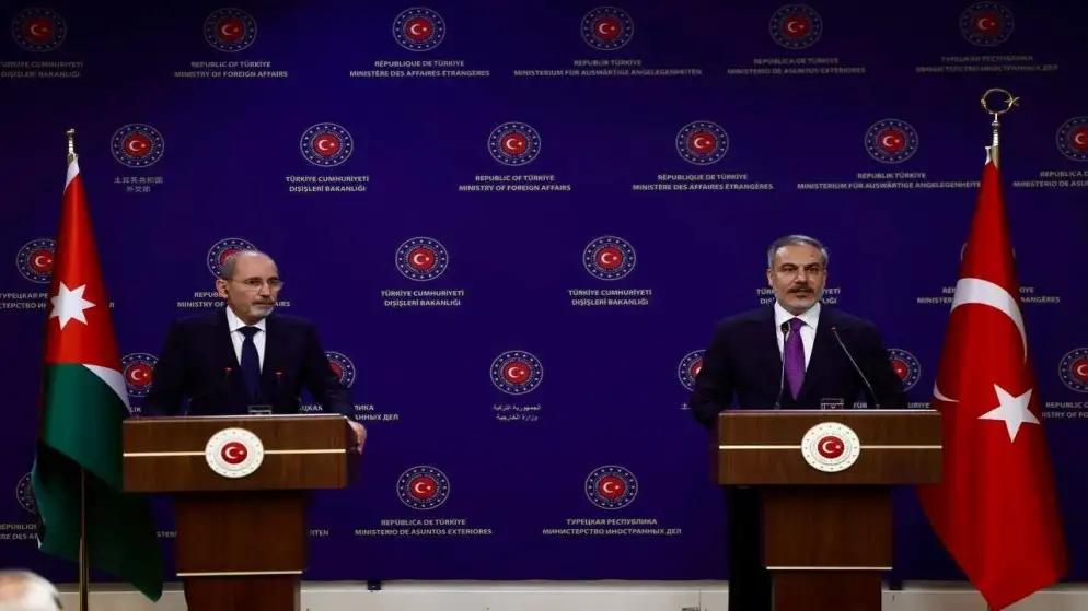 وزير الخارجية يبحث مع نظيره التركي