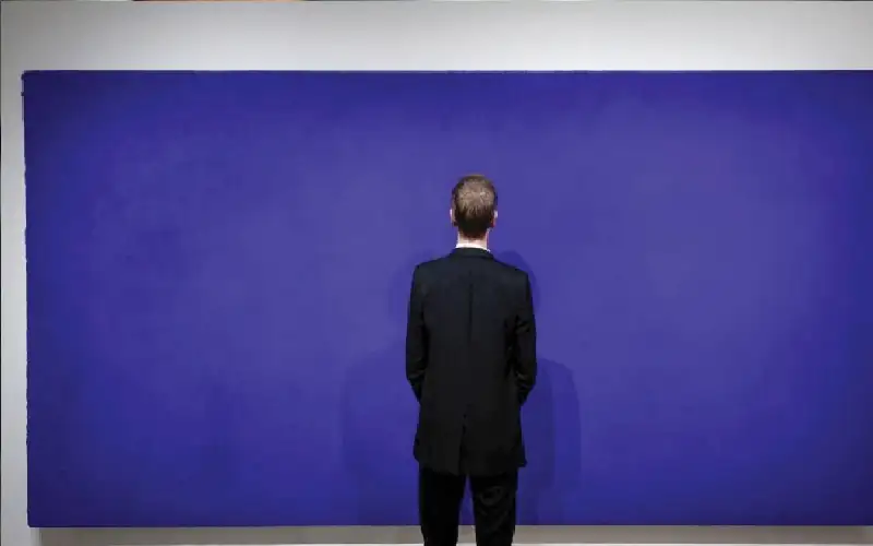 حضارة مشوهة بعبادة الاستهلاك وتفاخر الاثرياء..