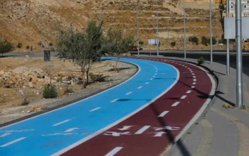 الداخلية: ضبط أشخاص تعدوا على المسارات