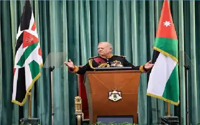 الملك: اقلق لكنني لا اخاف إلا