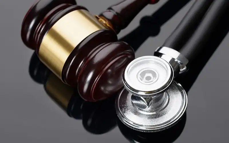 الاردن .. السجن لطبيبين بعد وفاة