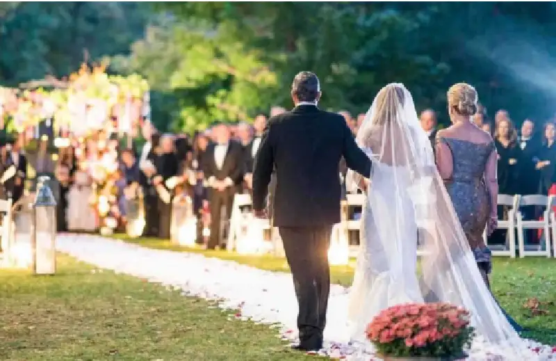 سيارة وشقة فاخرة .. جدة تركية