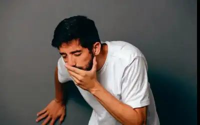 القيء الشتوي .. الأعراض وأسباب العدوى