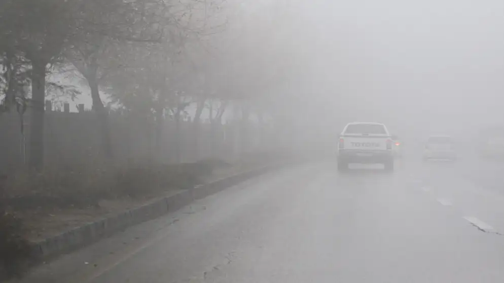 الأرصاد تحذر من الضباب الكثيف على