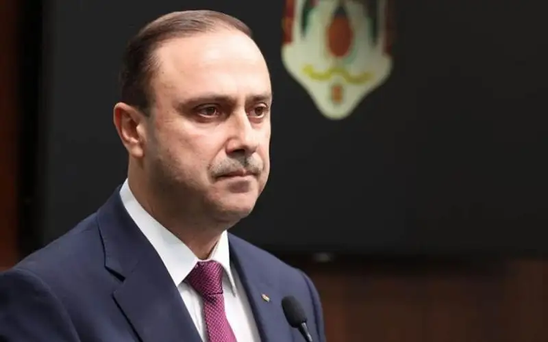 المومني: الحكومة ملتزمة بتنفيذ أي تعهد