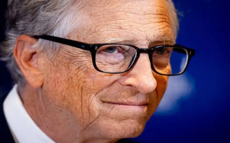 اعتراف مفاجئ من بيل غيتس بشأن