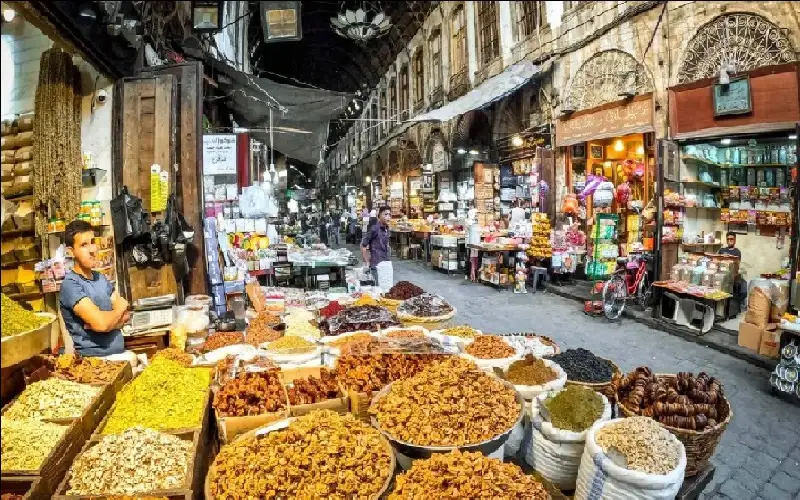 سوريا تقرر إغلاق المحال التجارية عند