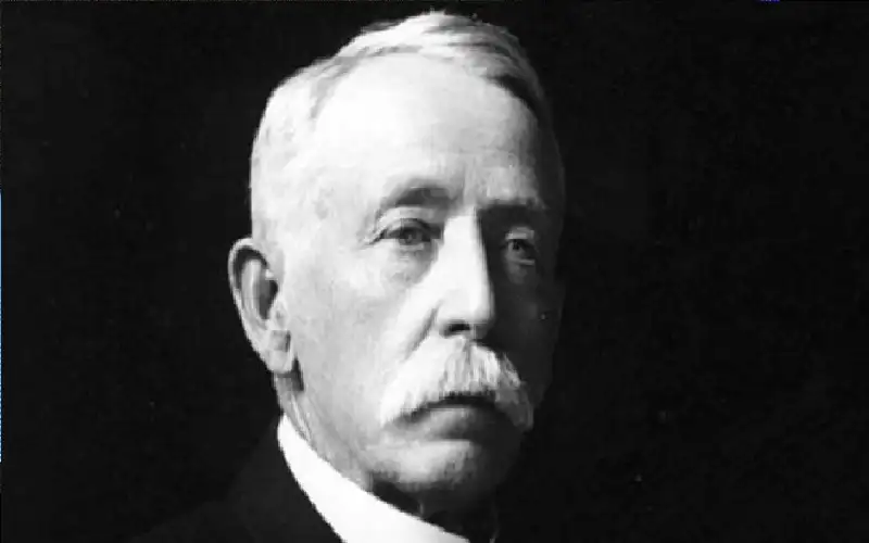 قصة مليونير أخفى ثروته 92 عاما