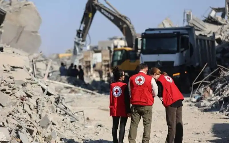 جيش الاحتلال: الصليب الأحمر يتسلم جثتي