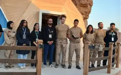 4 رواد فضاء يختتمون تجربة تناظرية