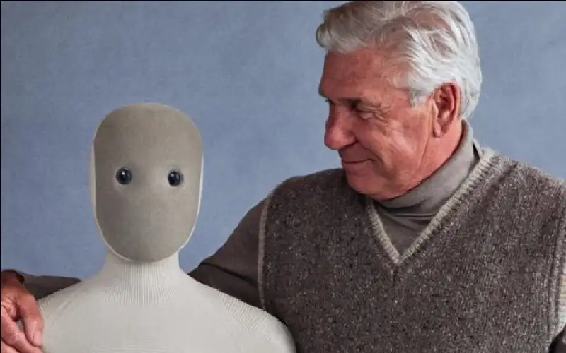 أول روبوت منزلي يغير مفهوم الحياة