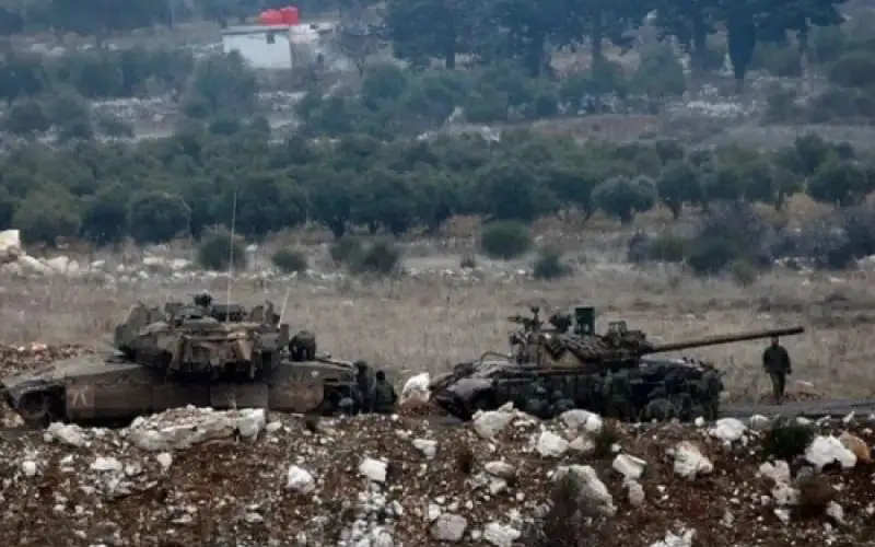 قوات إسرائيلية تغلق طريقا في القنيطرة
