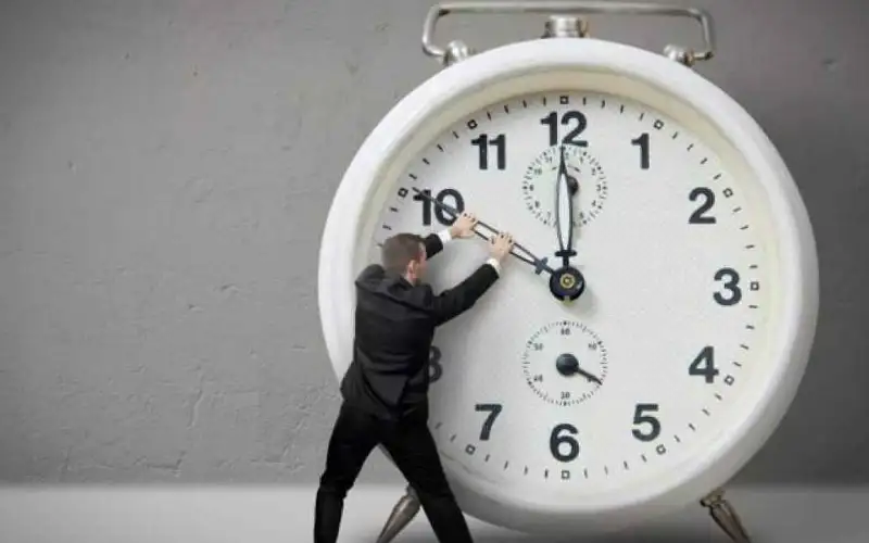 التوقيت الشتوي الصيفي.. لغز حكومي يرهق