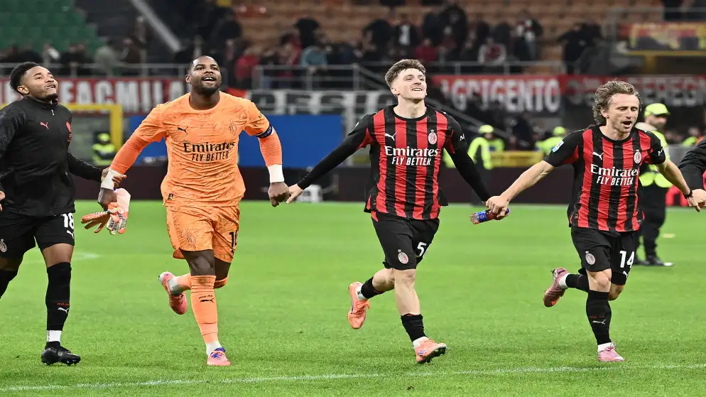 ميلان يحرم روما الصدارة ويقترب مع