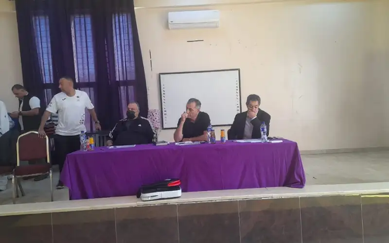 إجراء اختبار الحزام الأحمر في مركزي