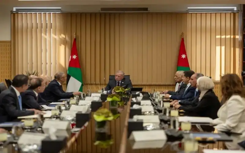 الملك يدعو الى توسيع تطبيق العقوبات