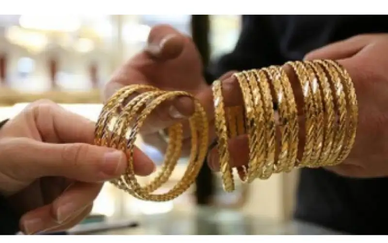 ضبط فتاتين سرقتا 100 ألف دينار