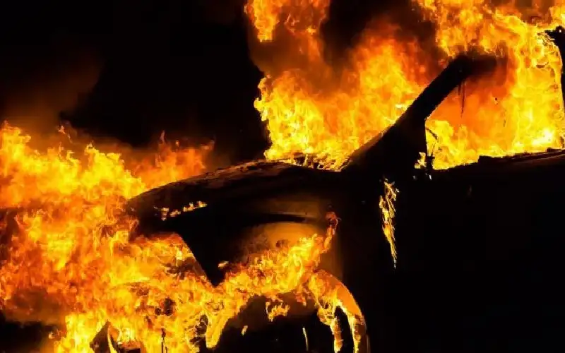 ضبط شبان أحرقوا مركبة في إربد..