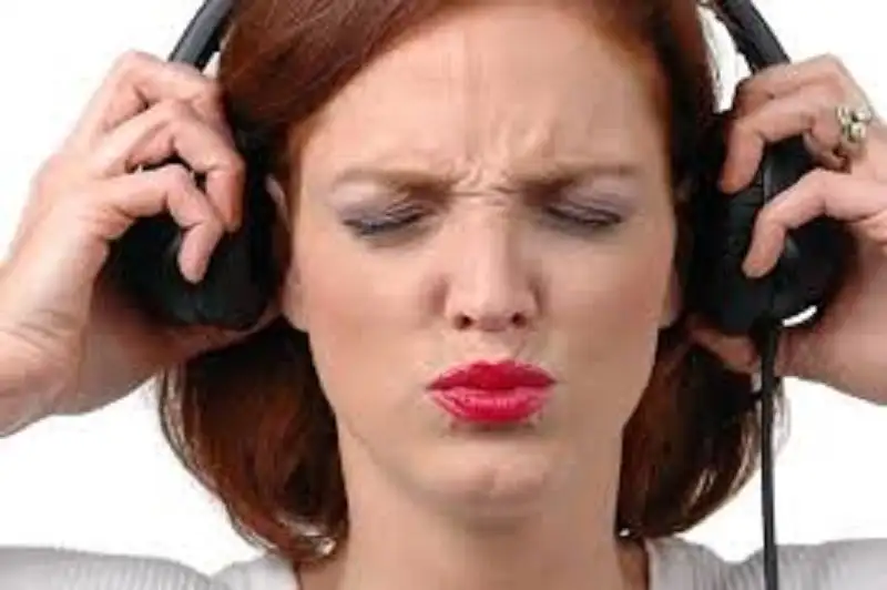 علماء يحذرون: الأصوات العالية ترتبط بمرض