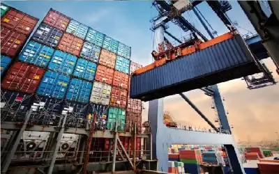 صادرات صناعة عمان تكسر حاجز الــ
