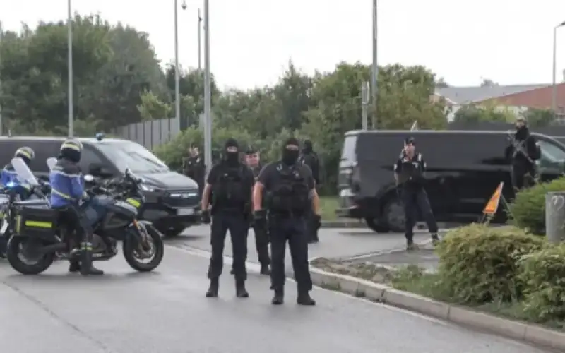 التحقيق مع 3 نساء بتهمة التحضير