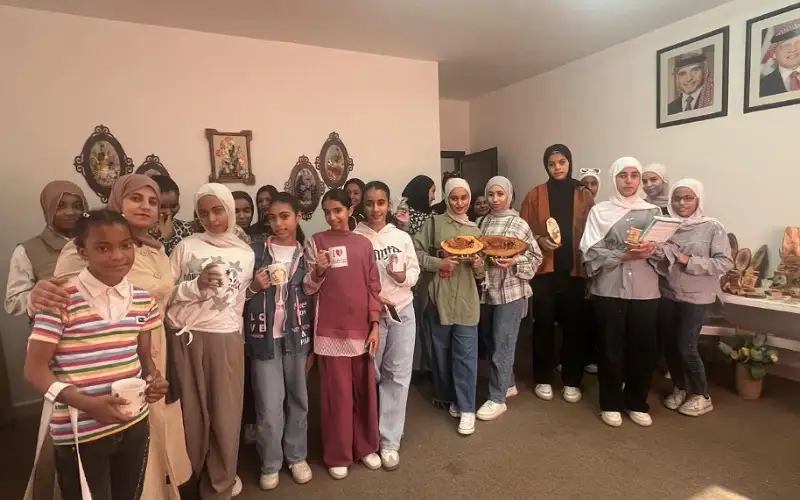 مركز شابات الشونة الشمالية يقيم المعرض