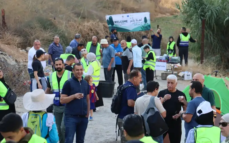 طن ونصف من النفايات في ساعة