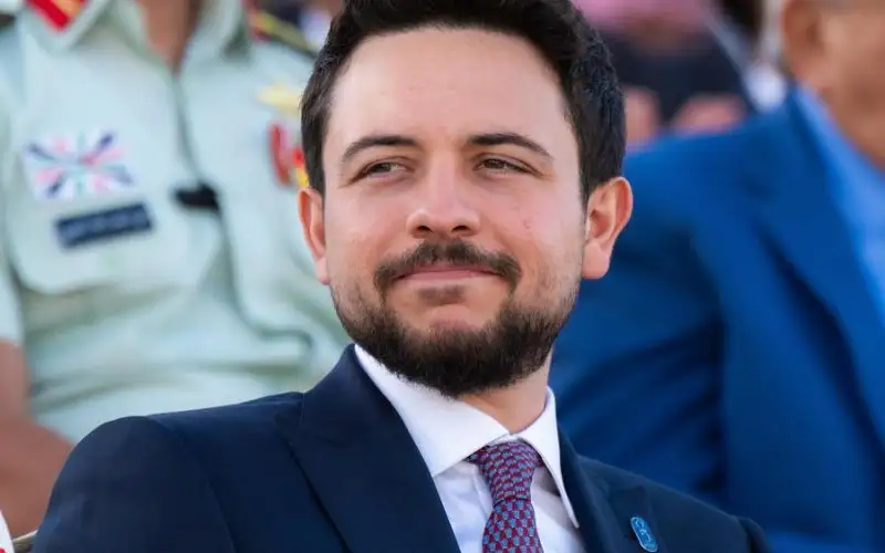 ولي العهد يؤدي اليمين الدستورية نائبا