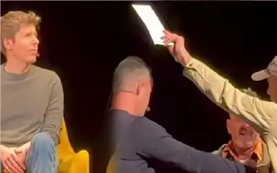 موقف محرج لسام ألتمان على الهواء..