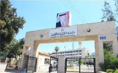 عمان: تعرض معلمين وطلبة لضيق تنفس