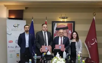 عمان الأهلية توقع اتفاقيتين بحثيتين مع