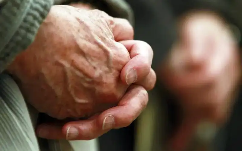 جريمة مأساوية.. حفيد يغتصب جدته الثمانينية