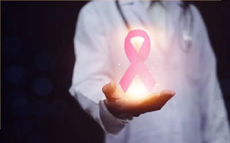 8 علامات تحذيرية لسرطان الثدي تستوجب