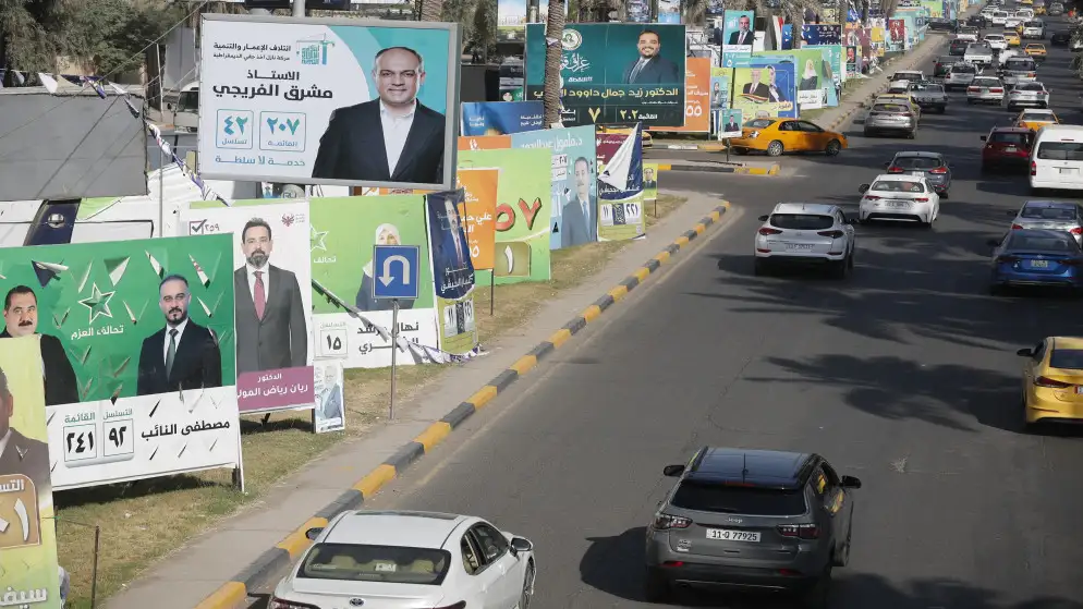 العراقيون ينتخبون برلمانا جديدا تترقبه طهران