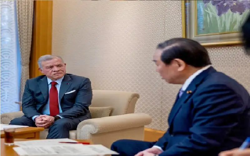 الملك يعقد لقاءات مع قادة في