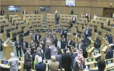 رئيس مجلس النواب يرفع الجلسة بعد