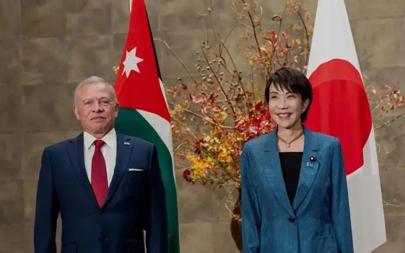 الملك يلتقي رئيسة الوزراء اليابانية