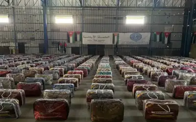 توزيع أغطية شتوية على أسر متضررة