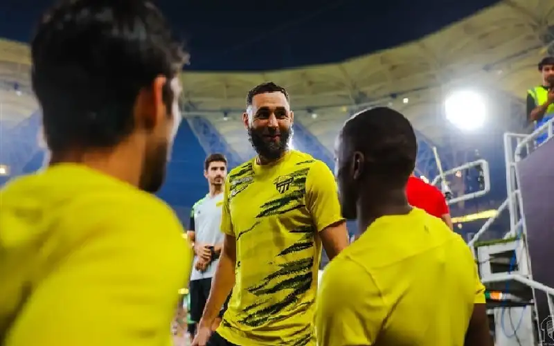 حقيقة رحيل بنزيما وانضمامه إلى الدوري