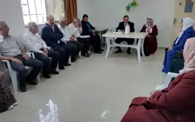 محاضرة حول الفقر والإدمان في مركز