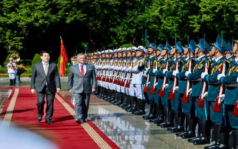 الملك ورئيس ⁧‫فيتنام‬⁩ يعقدان مباحثات في