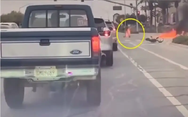 مراهق يتحول لكتلة من اللهب بعد