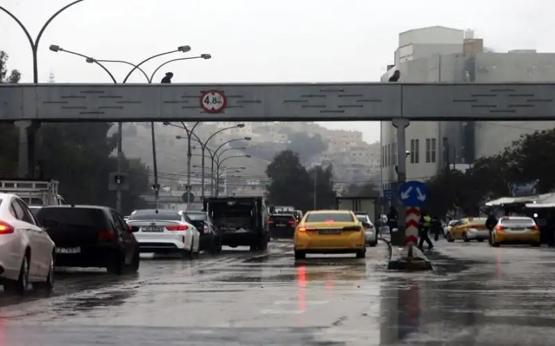 سحب رعدية وأمطار غزيرة خلال الساعات