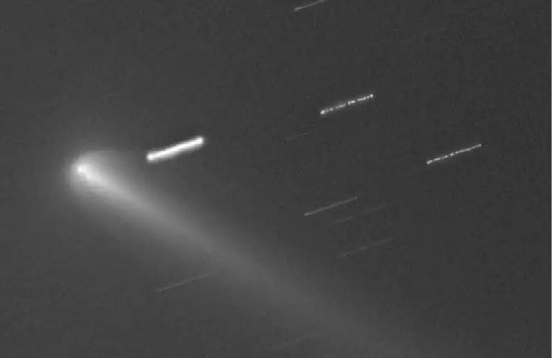 مرصد عربي يوثق تشظي مذنب إلى